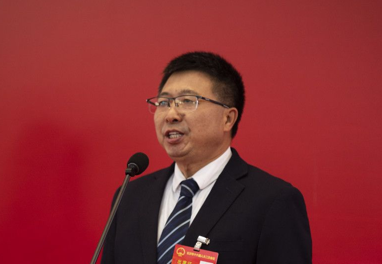 劉良洪：積極當好立法信息員和群眾服務員